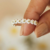 Daisy Flower Band Ring with White Petals