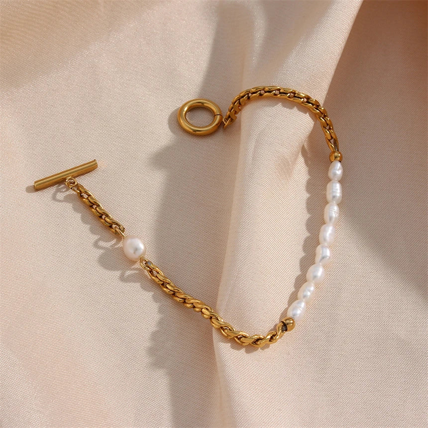Gold & Pearl Chain Bracelet – Elegant Mixed-Media Jewelry