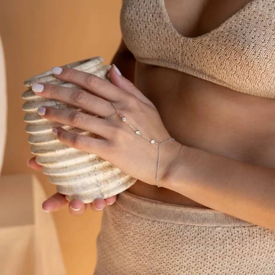 Evelyne Three-Stone Chain Bracelet