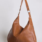 Luxe Leather Hobo Bag with Relaxed Shape – Timeless Design