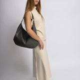 Luxe Leather Hobo Bag with Relaxed Shape – Timeless Design