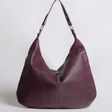 Luxe Leather Hobo Bag with Relaxed Shape – Timeless Design