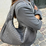 Soft Woven Shoulder Bag – Minimalist Hobo Design with Timeless Appeal
