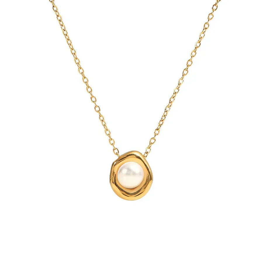 Minimal Pearl Pendant Necklace in Gold Bezel